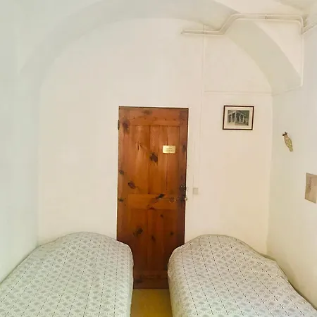 Sous Le Carmel Exactement